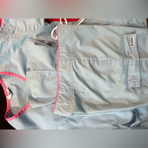 Mobb medical scrub top and bottom set XS top and XS Tall pants -blue and pink - Picture 9 of 10